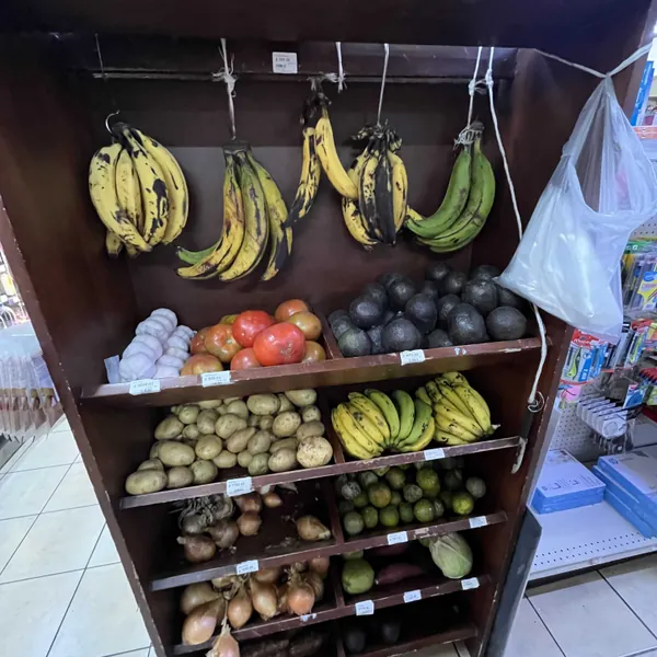Verduras, Librería y Embutidos